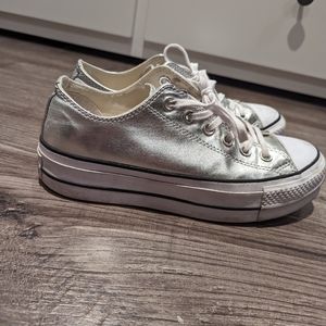 Converse Chuck Taylor all Star lift